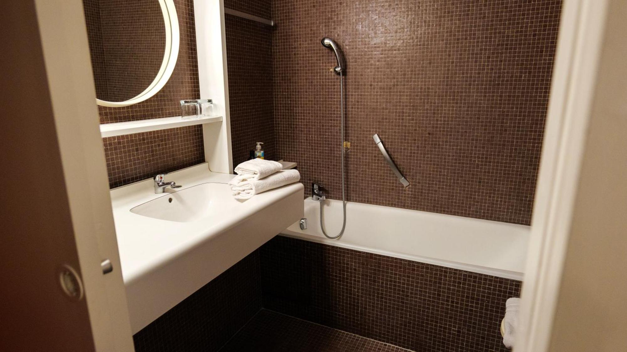 Hyp'Hotel Saint Marcellin Bagian luar foto